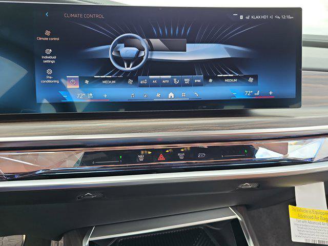 New 2026 BMW 750e xDrive w/ Executive Package image 24