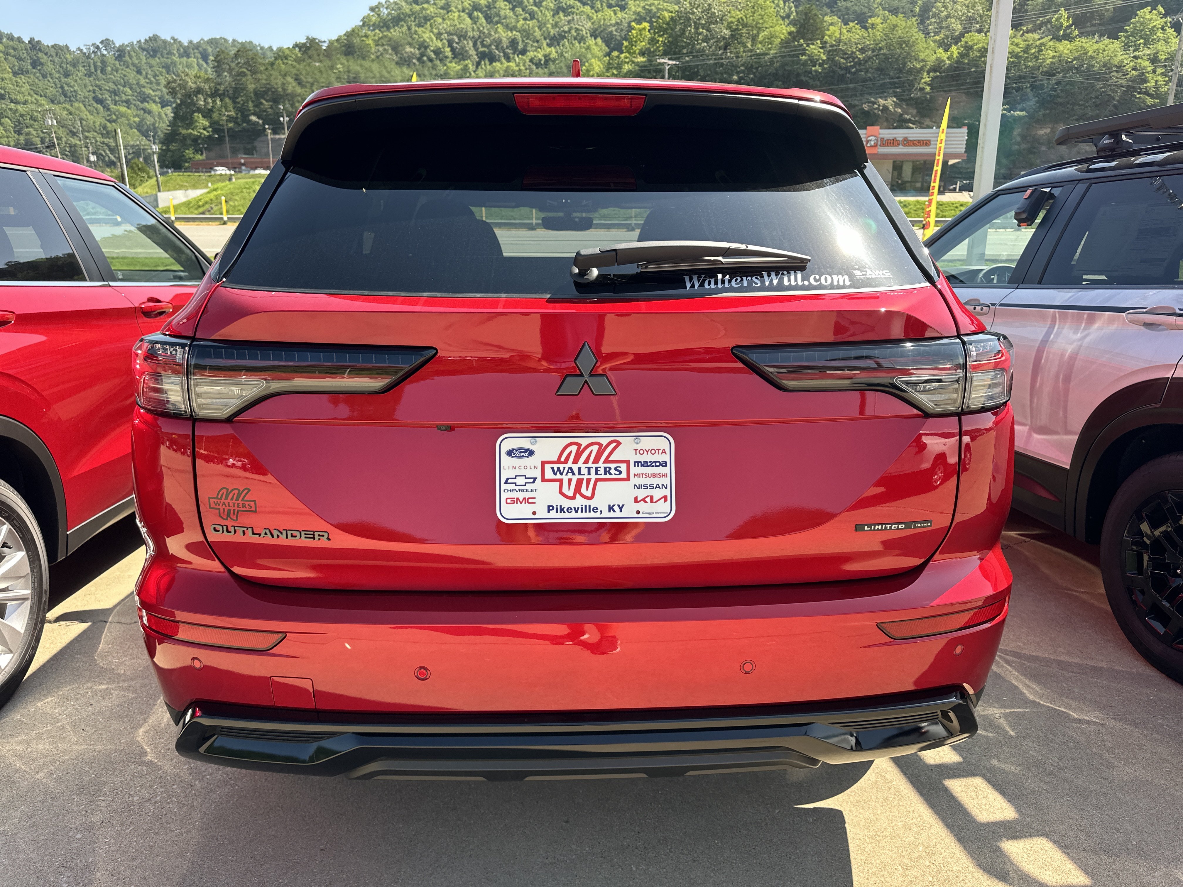 New 2026 Mitsubishi Outlander LE AWD/4WD image 3