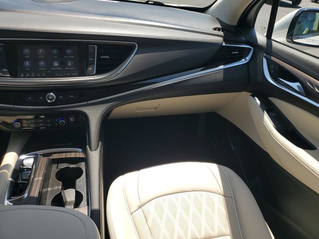 Certified 2024 Buick Enclave Avenir w/ Avenir Technology Package image 18