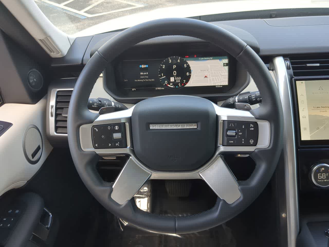 Used 2025 Land Rover Discovery S AWD/4WD image 25