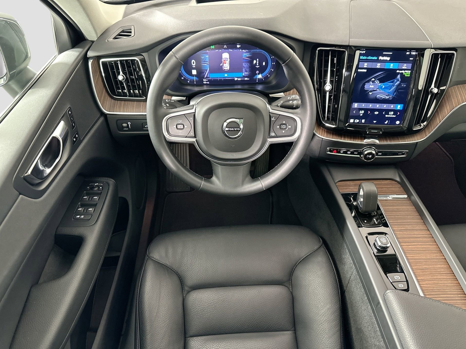 Certified 2022 Volvo XC60 B5 Momentum w/ Advanced Package image 23