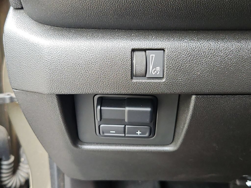 Used 2025 Chevrolet Colorado Trail Boss AWD/4WD image 18