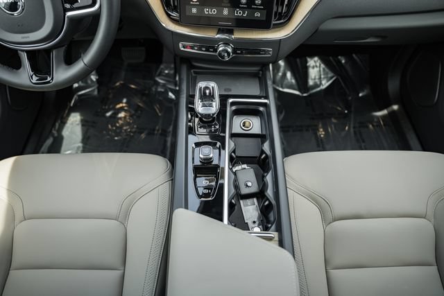 New 2026 Volvo XC60 T8 Plus w/ Climate Package AWD/4WD image 26