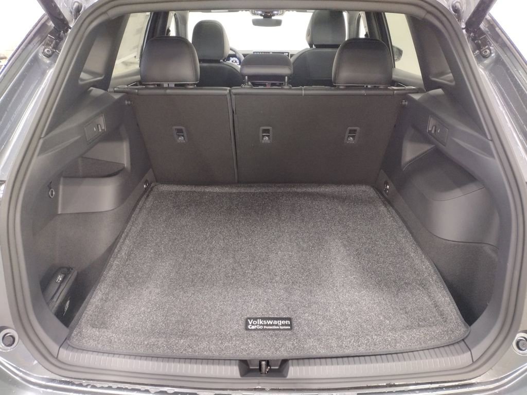 New 2026 Volkswagen Tiguan SE R-Line image 16