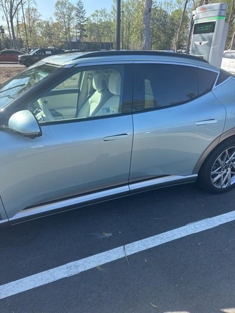 Used 2024 Genesis GV60 Advanced w/ Cargo Package image 9