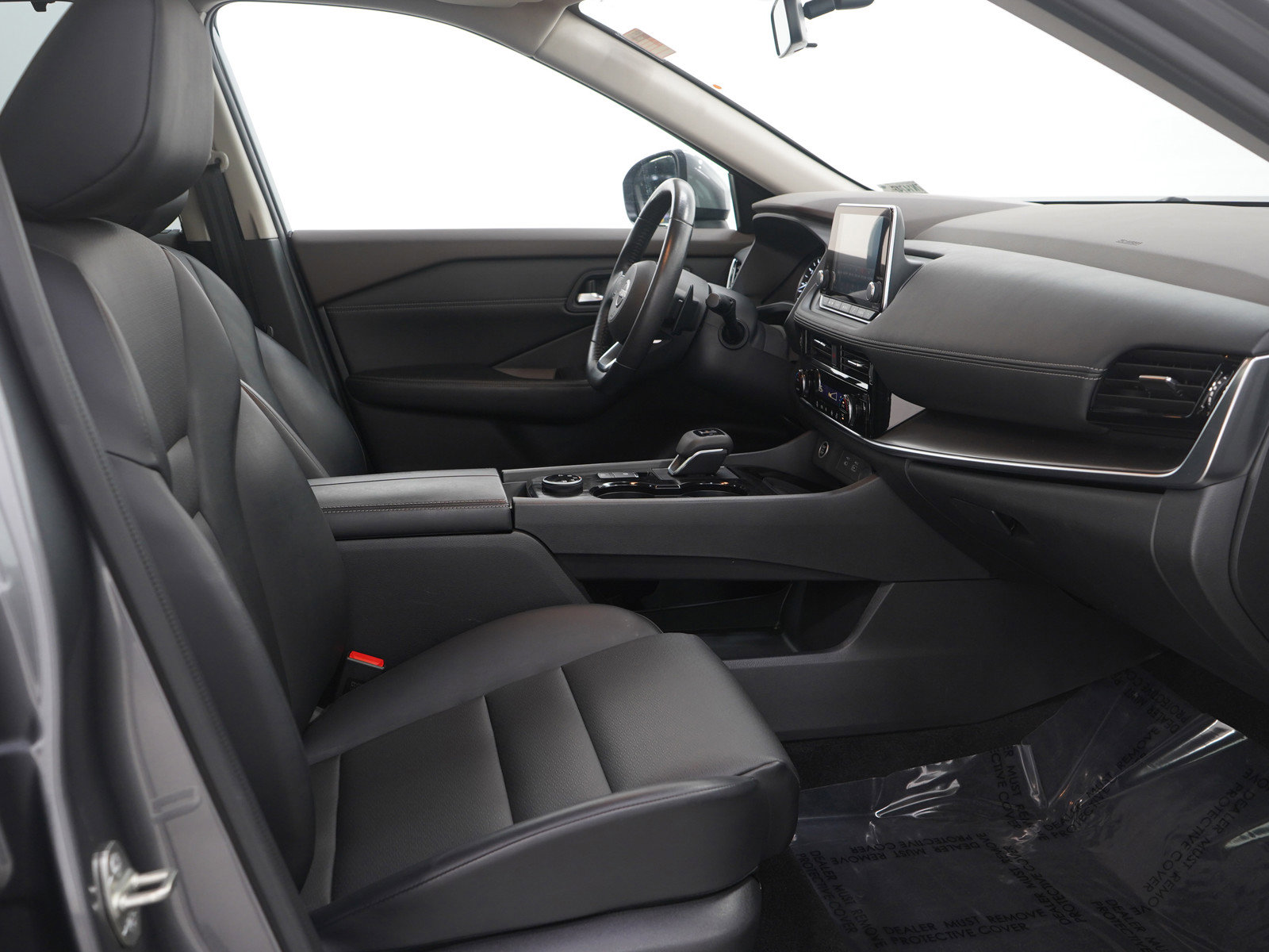 Used 2022 Nissan Rogue SV w/ SV Premium Package image 13