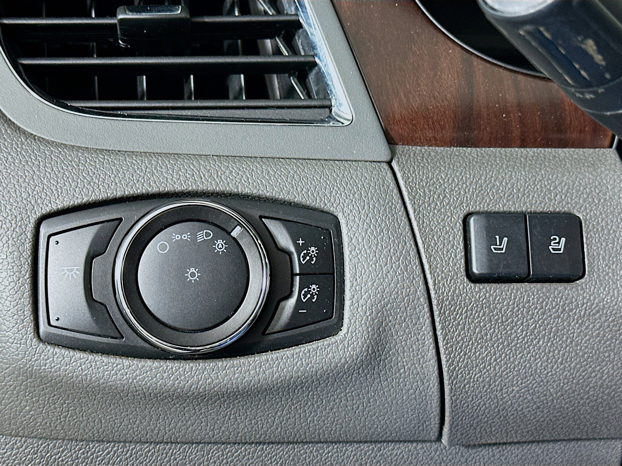 Used 2014 Ford Edge Limited AWD/4WD image 17