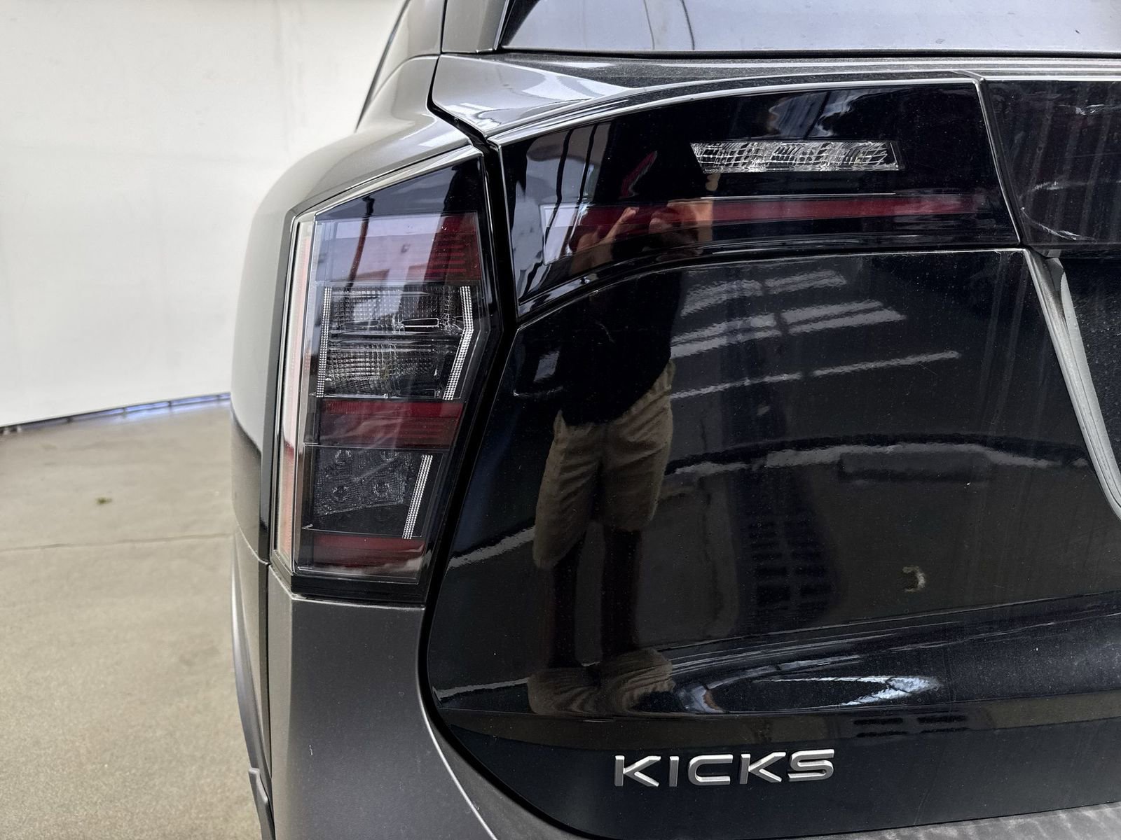 New 2025 Nissan Kicks SR w/ Illumination Package image 29