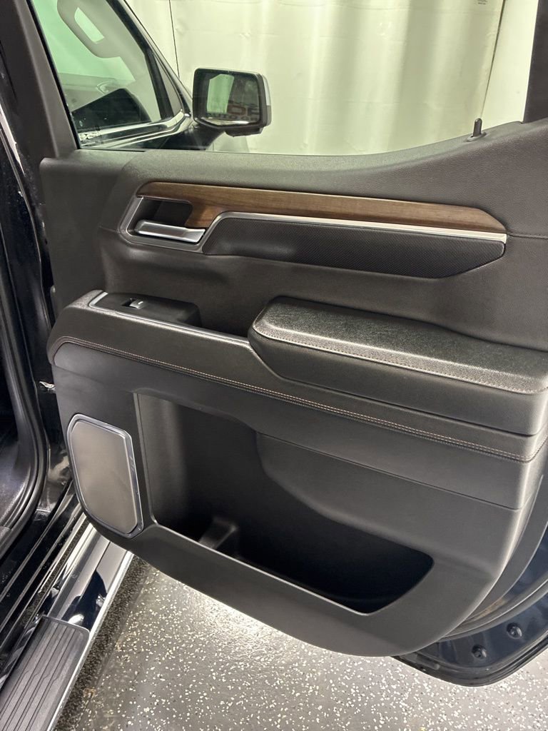 Used 2024 Chevrolet Silverado 1500 High Country w/ High Country Premium Package image 27