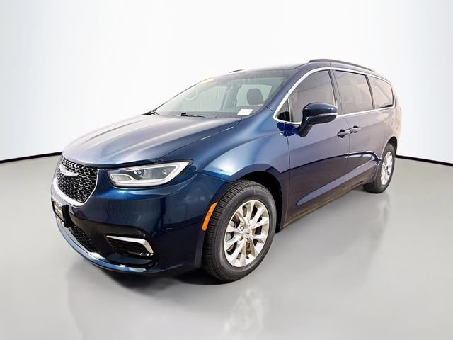 Used 2022 Chrysler Pacifica Touring-L AWD/4WD image 3