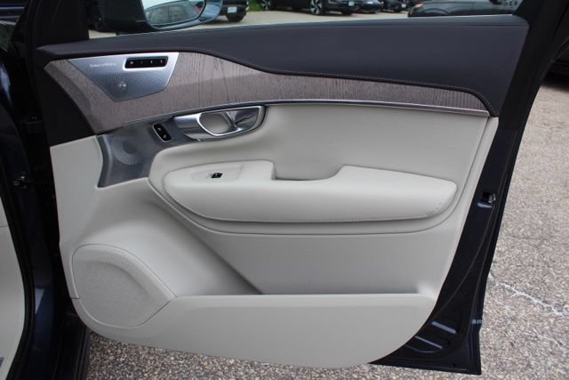 Used 2024 Volvo XC90 B6 Ultimate w/ Lounge Package AWD/4WD image 17
