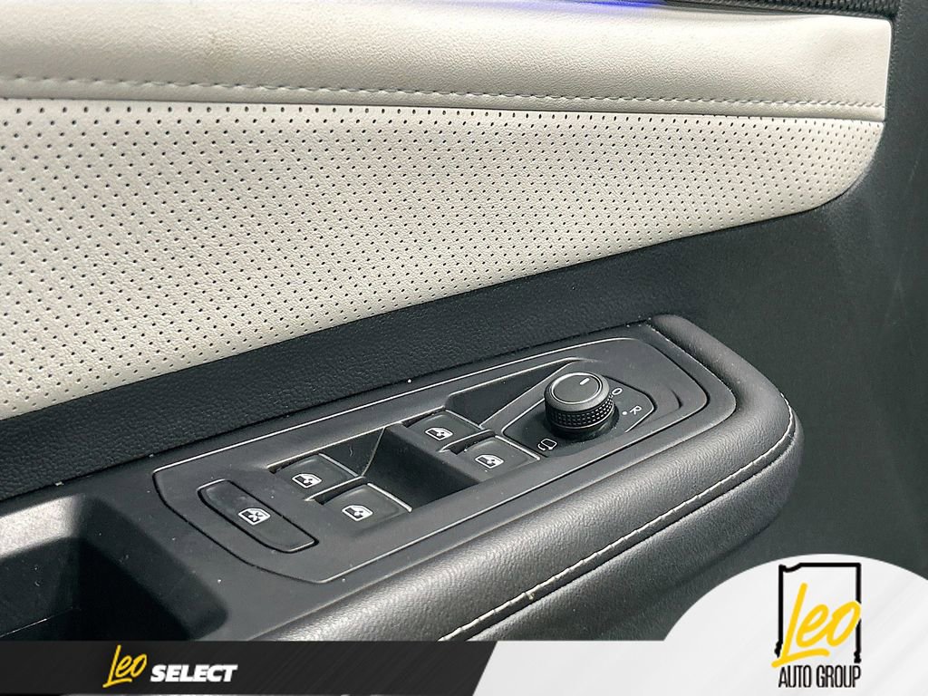 Used 2024 Volkswagen Atlas Cross Sport SEL Premium R-Line image 18