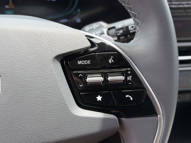 New 2026 Kia Niro EX FWD image 26