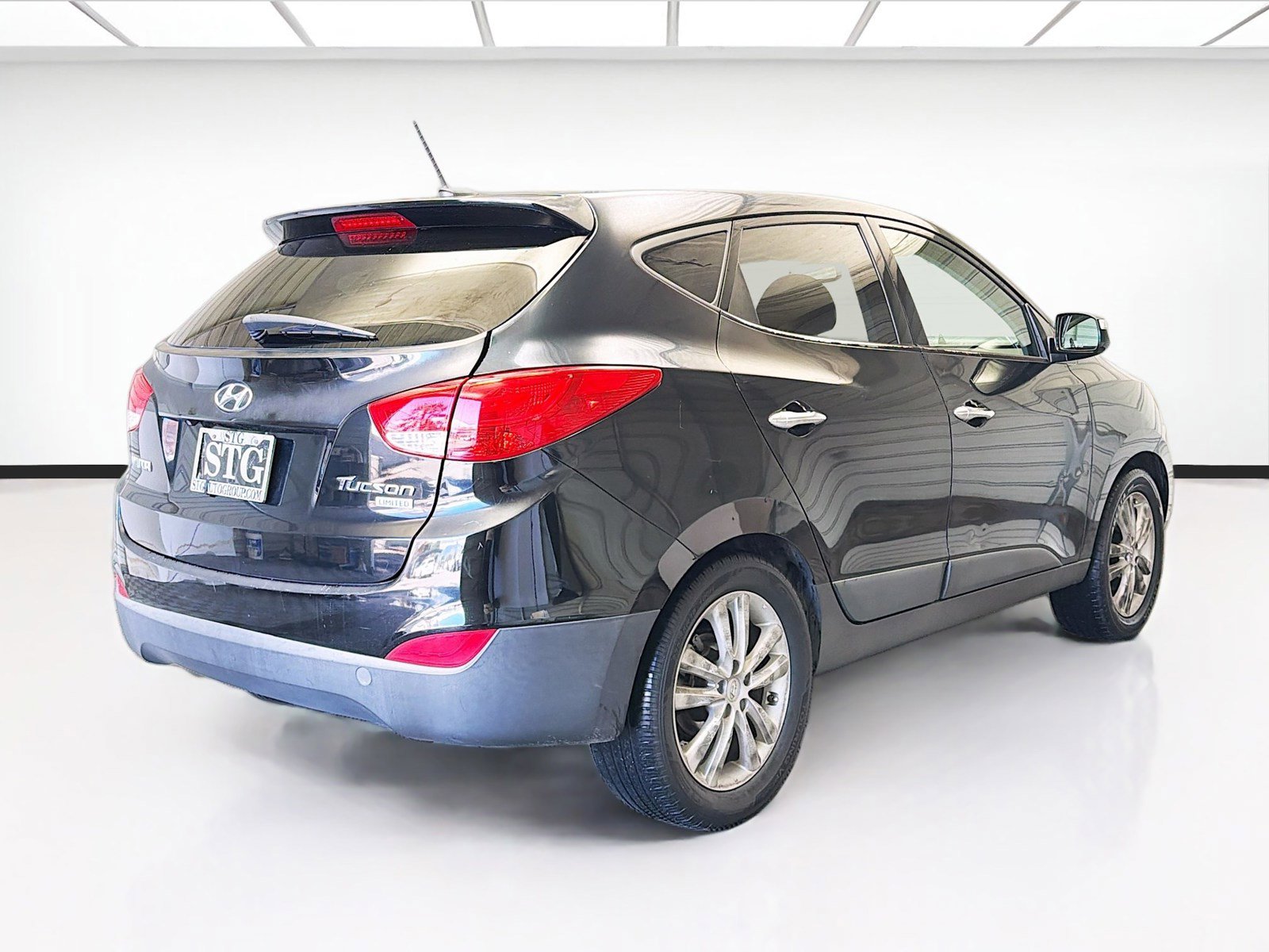 Used 2012 Hyundai Tucson Limited w/ Premium Pkg FWD image 4