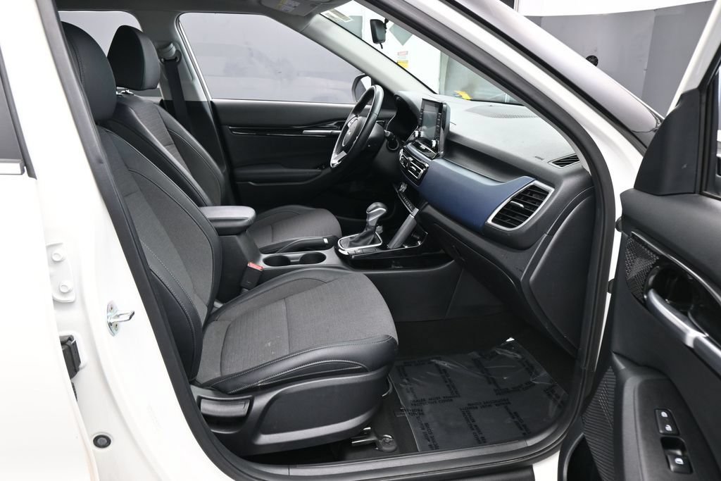 Used 2023 Kia Seltos S FWD image 36