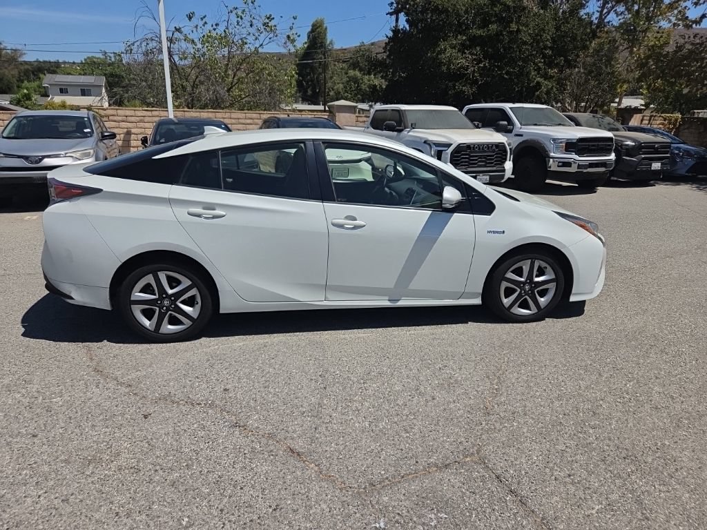 Certified 2016 Toyota Prius Three Touring FWD image 7