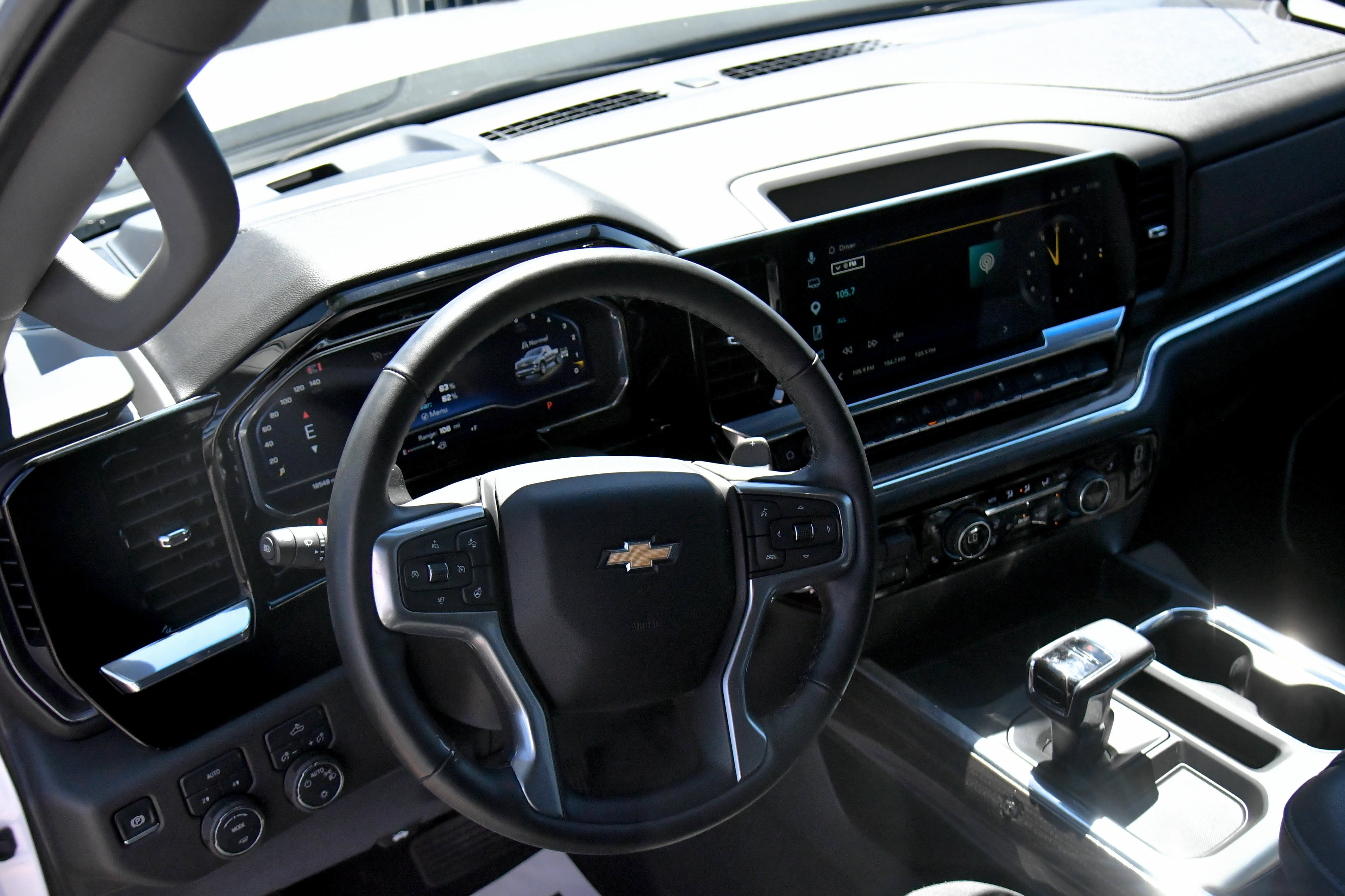 Used 2025 Chevrolet Silverado 1500 LT w/ LPO, Dark Essentials Package AWD/4WD image 14