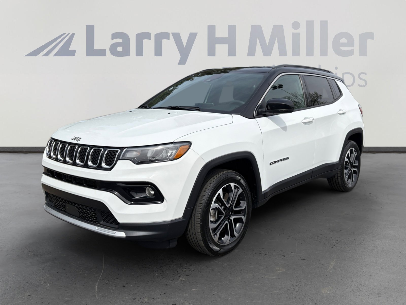 Used 2024 Jeep Compass Limited image 1