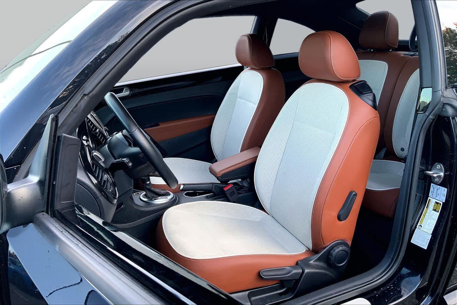 Used 2017 Volkswagen Beetle 1.8T Classic FWD image 9