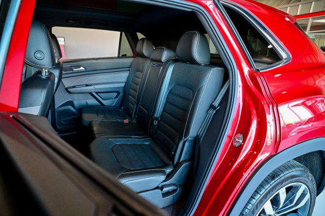 Used 2022 Volkswagen Atlas Cross Sport SEL Premium R-Line image 21