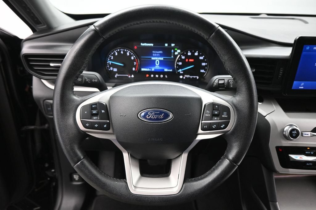 Certified 2024 Ford Explorer XLT RWD image 12