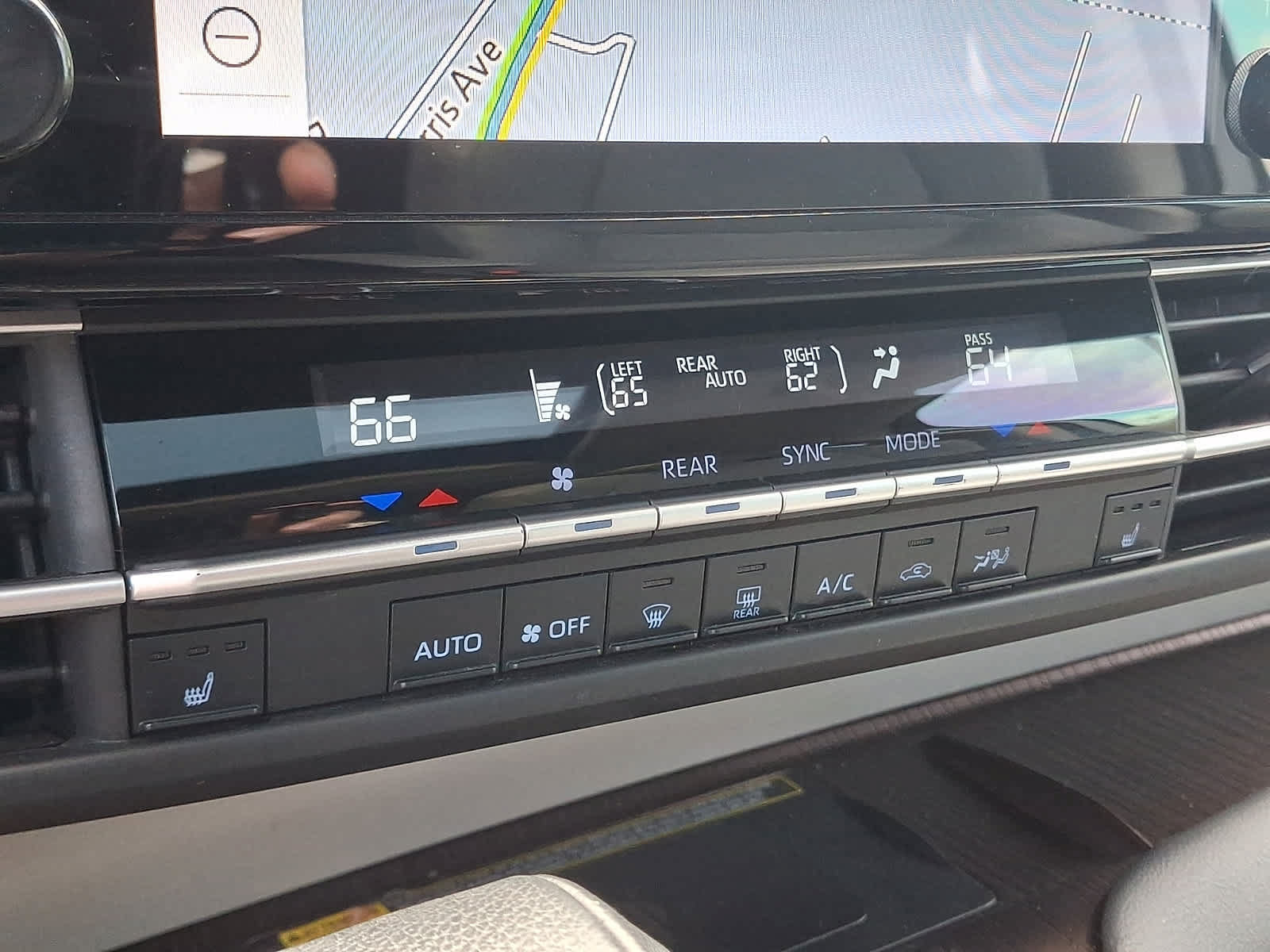Certified 2021 Toyota Sienna XLE w/ XLE Plus Package FWD image 18