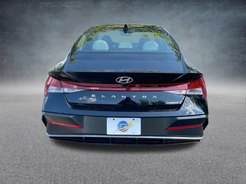 New 2025 Hyundai Elantra Limited image 30