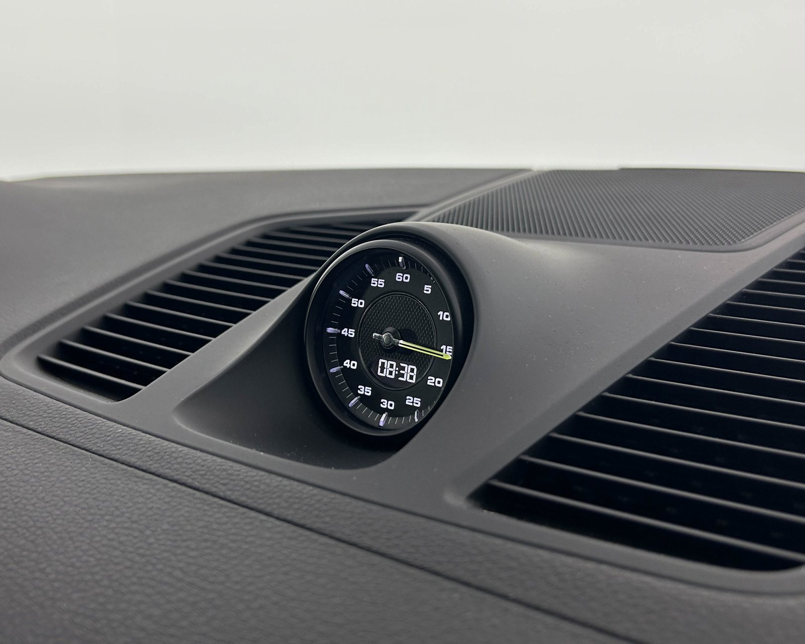 Used 2023 Porsche Cayenne Coupe image 21