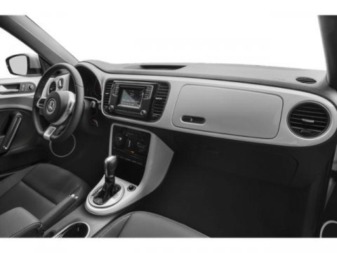 Used 2019 Volkswagen Beetle 2.0T SE FWD image 16
