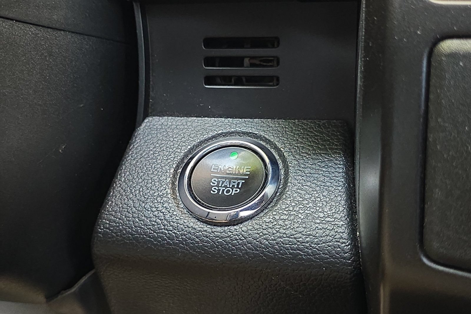 Used 2020 Ford Expedition Limited w/ Equipment Group 302A AWD/4WD image 23