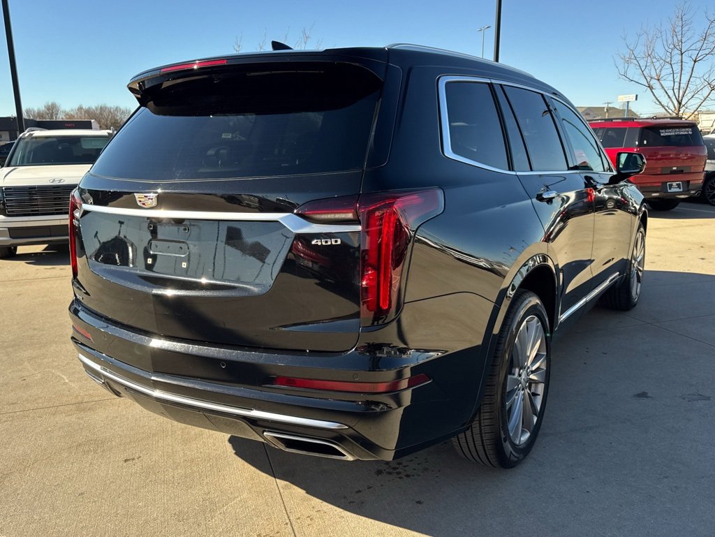 Used 2023 Cadillac XT6 Premium Luxury image 4
