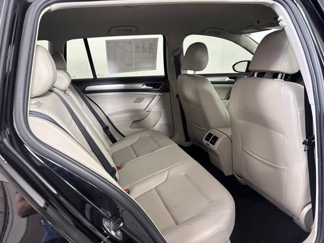 Used 2015 Volkswagen Golf TDI S FWD image 5