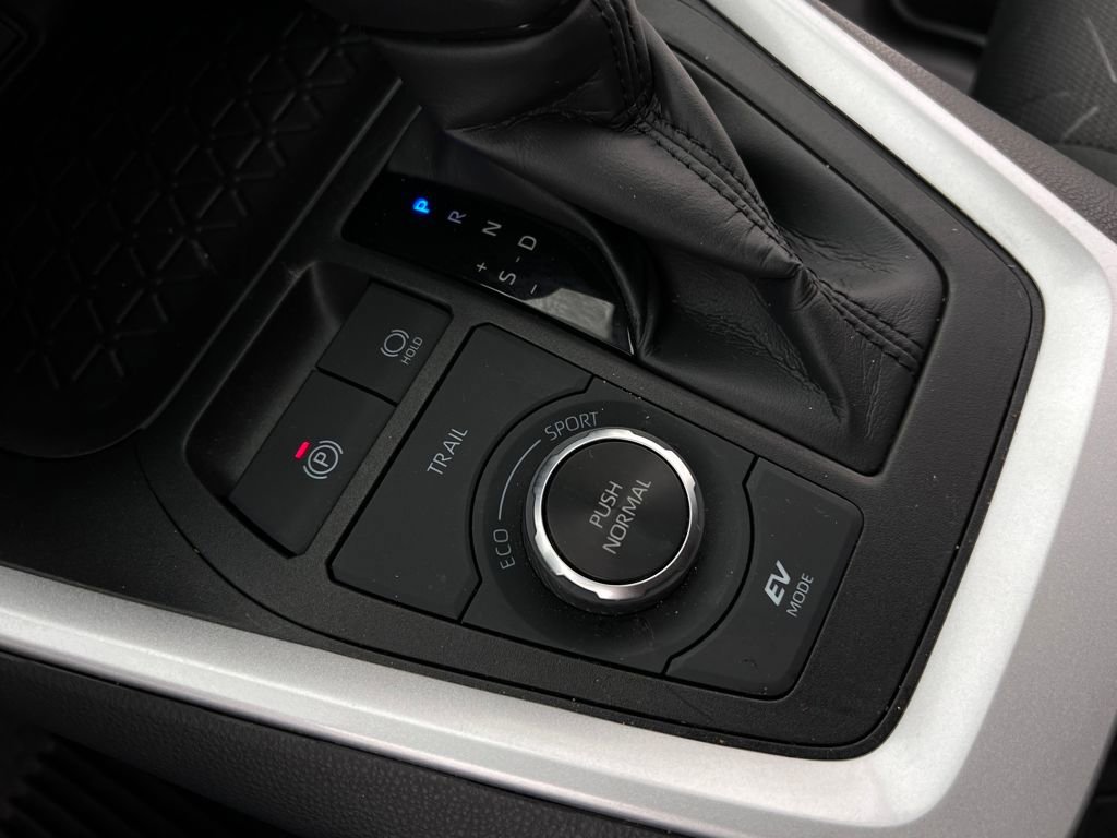 Used 2024 Toyota RAV4 XLE image 20