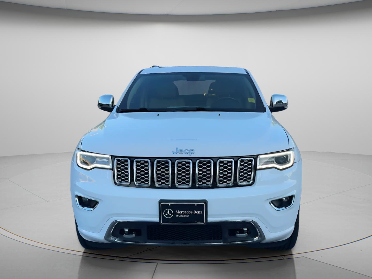 Used 2017 Jeep Grand Cherokee Overland AWD/4WD image 3
