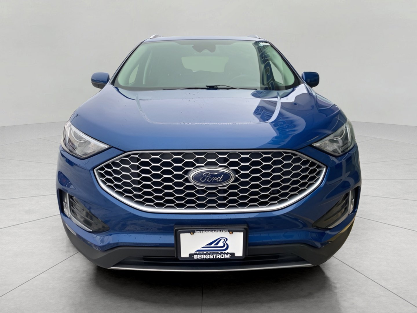 Used 2024 Ford Edge SEL w/ Convenience Package image 3