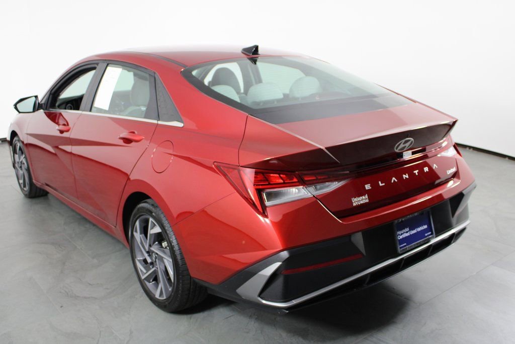 Certified 2025 Hyundai Elantra Limited image 4