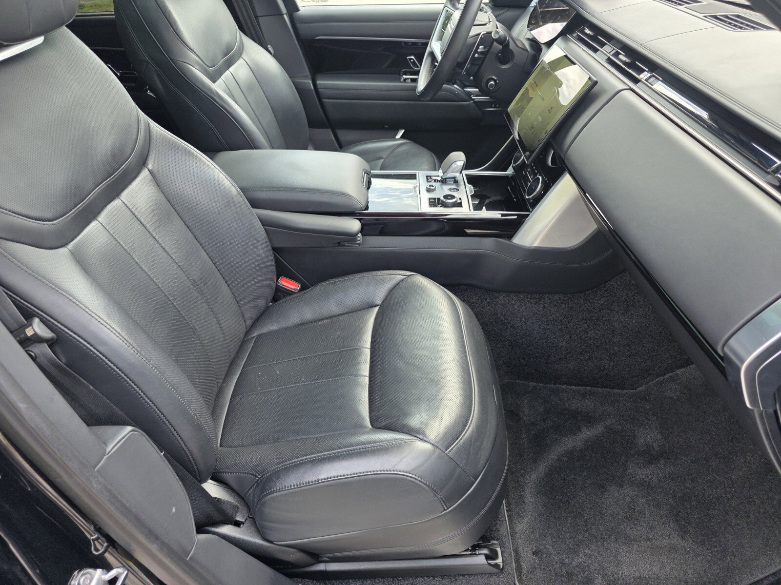 Certified 2023 Land Rover Range Rover SE AWD/4WD image 3