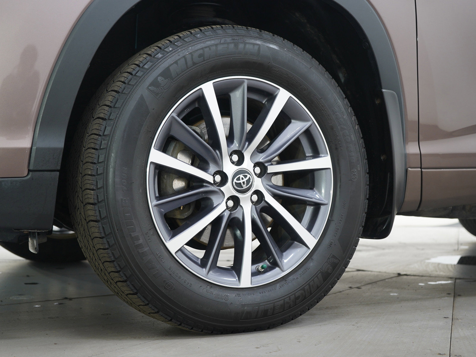 Used 2018 Toyota Highlander XLE image 30