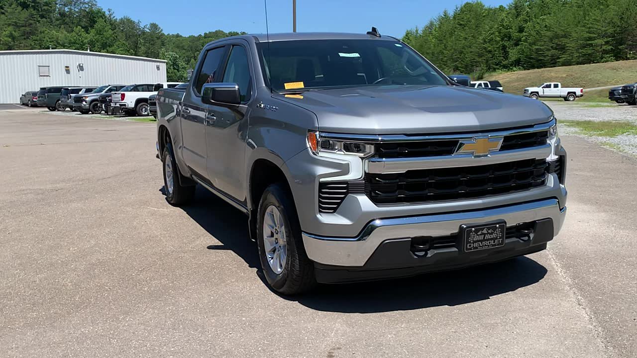 Used 2025 Chevrolet Silverado 1500 LT AWD/4WD image 7