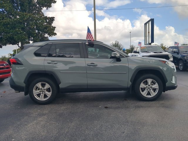 Used 2021 Toyota RAV4 XLE image 3