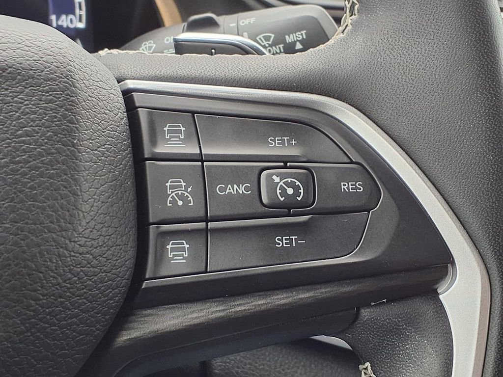 Used 2023 Jeep Grand Cherokee Altitude image 26