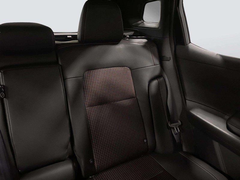 New 2026 Nissan Kicks SR w/ Cold Weather Package FWD image 25