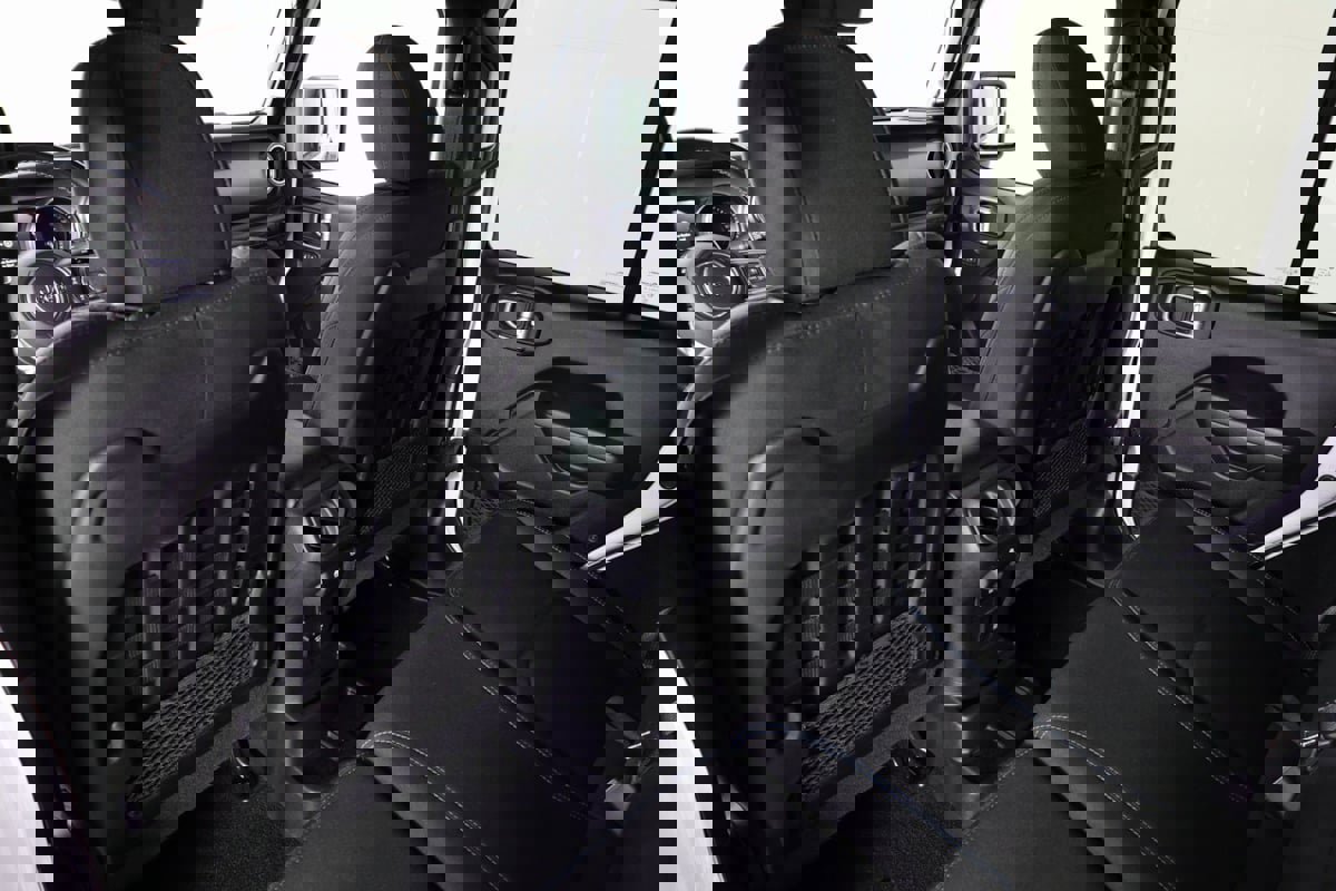 Used 2022 Jeep Wrangler Unlimited Rubicon 4xe w/ Safety Group image 47