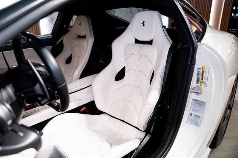 Used 2014 Ferrari F12 Berlinetta RWD image 15