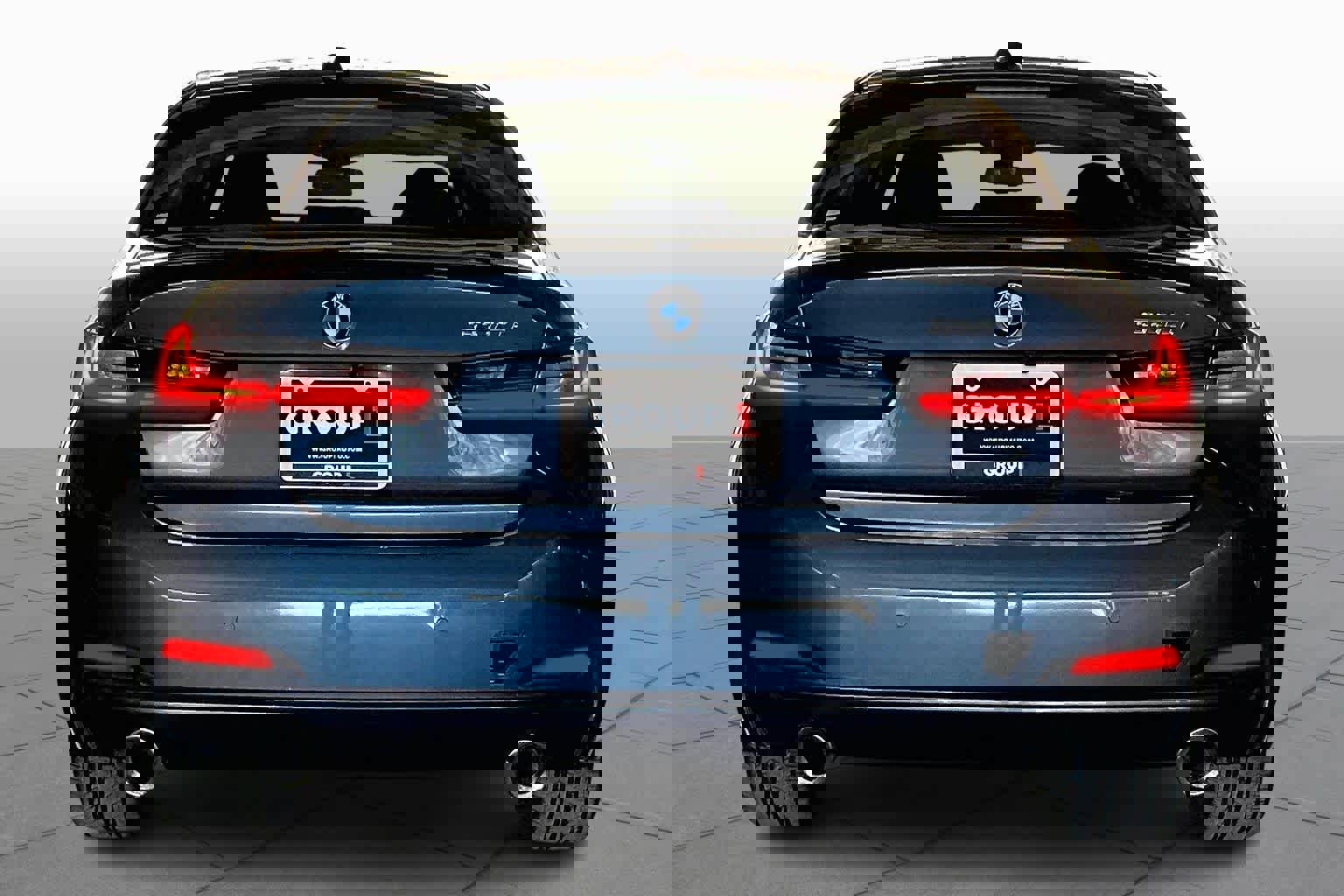 Used 2025 BMW 330i Sedan image 4