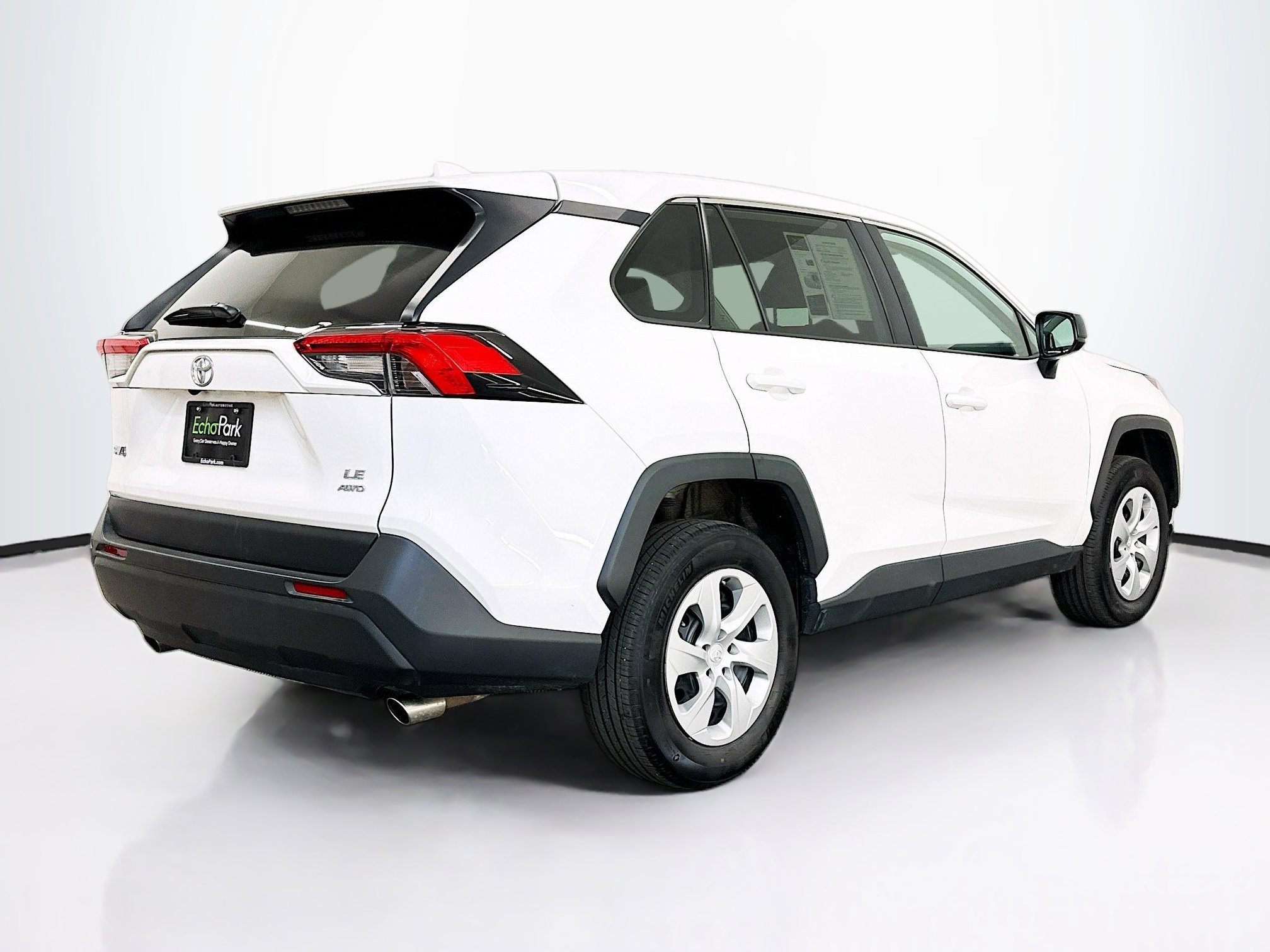 Used 2025 Toyota RAV4 LE image 9