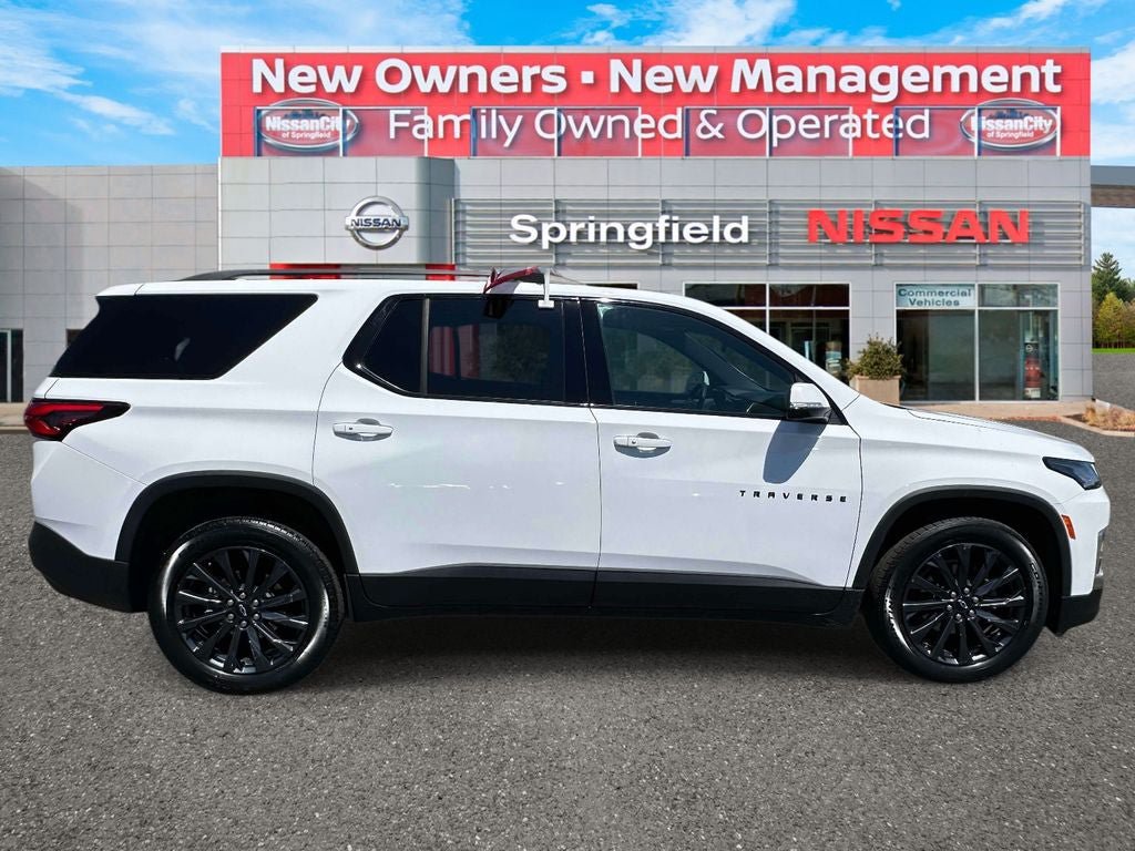 Used 2023 Chevrolet Traverse RS w/ LPO, Floor Liner Package AWD/4WD image 4