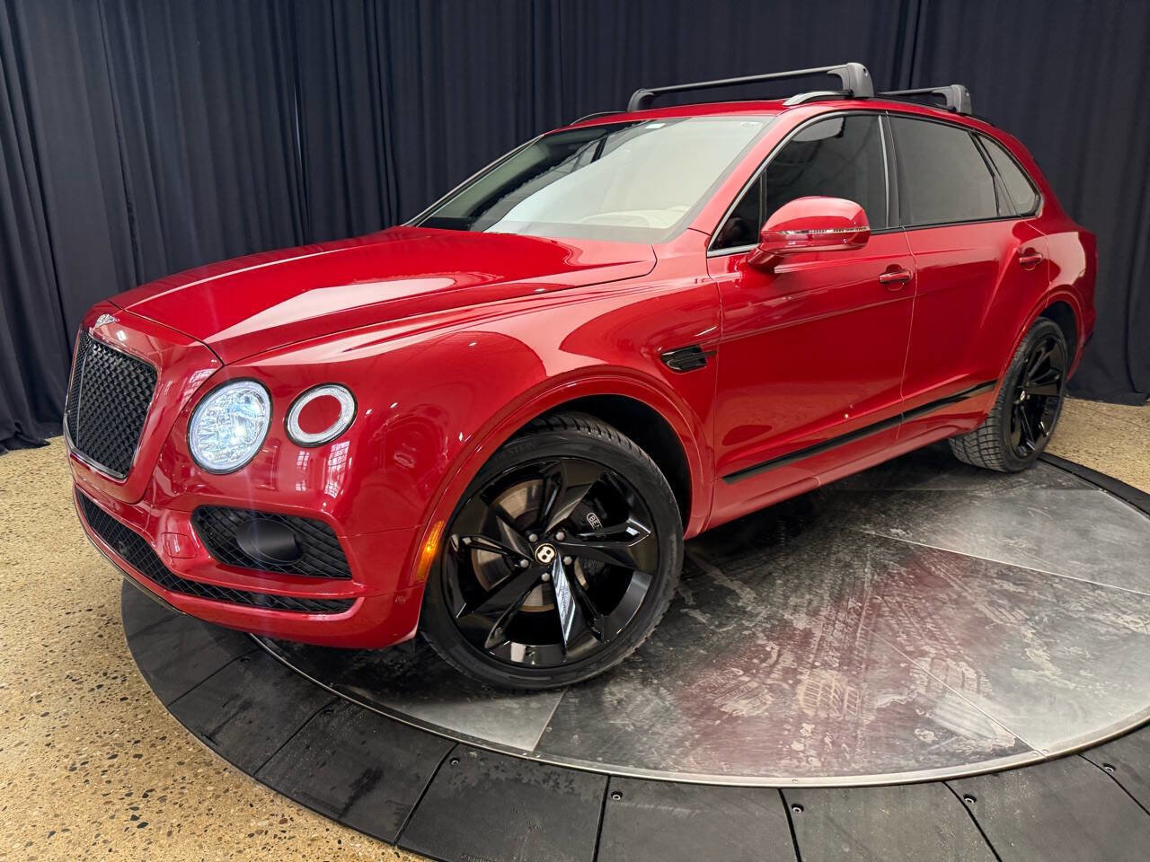 Used 2019 Bentley Bentayga image 3