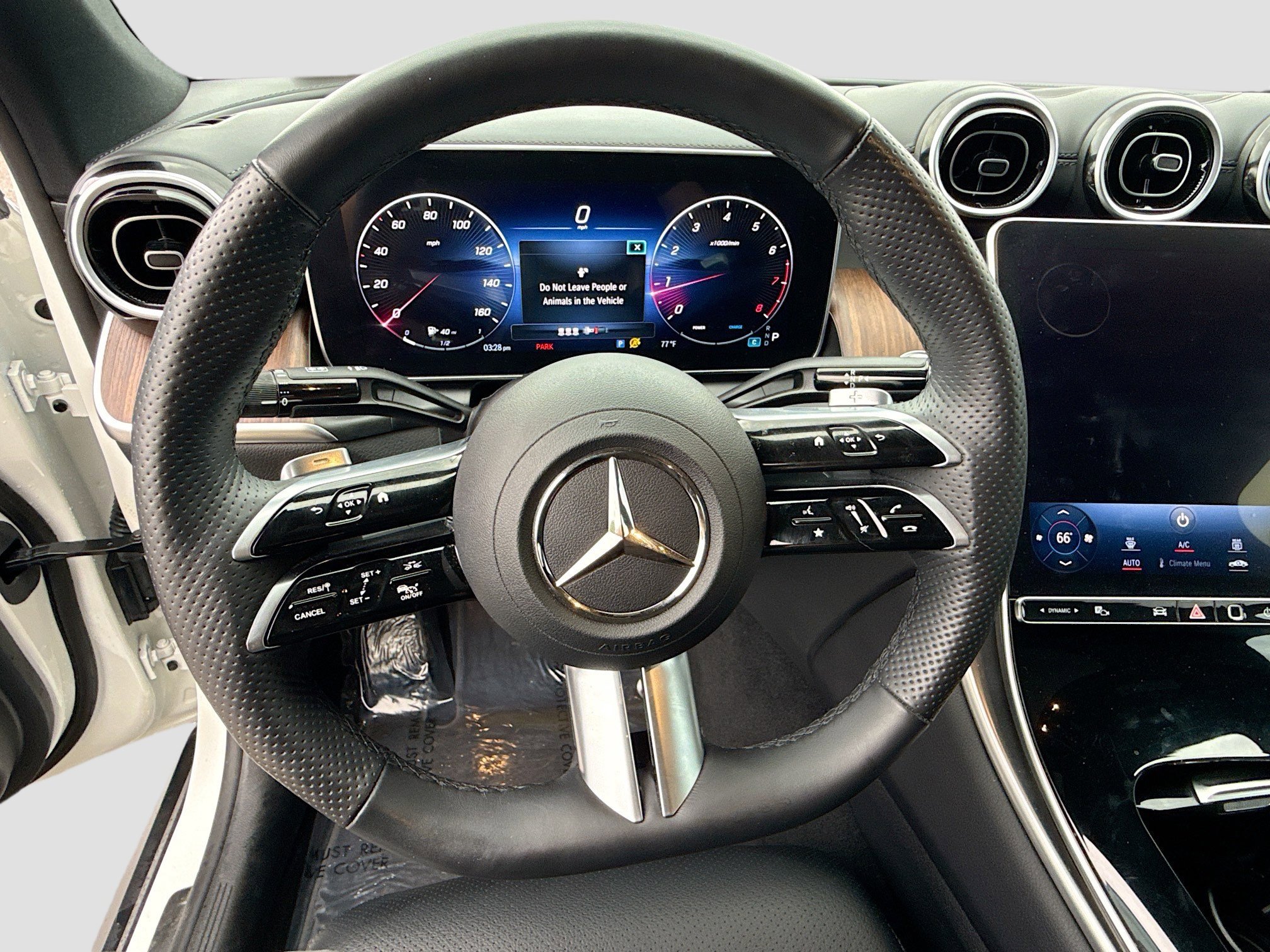 Used 2024 Mercedes-Benz GLC 300 4MATIC image 38