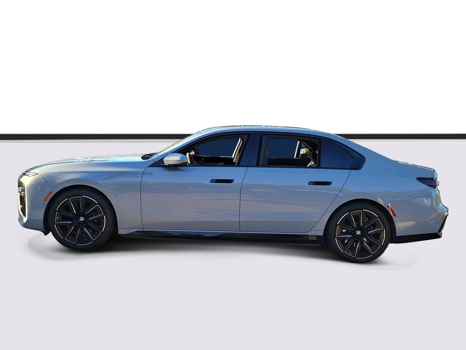 Certified 2023 BMW i7 xDrive60 AWD/4WD image 3